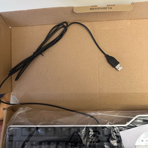 Dell KB813 smart card keyboard - Picture 3 of 3